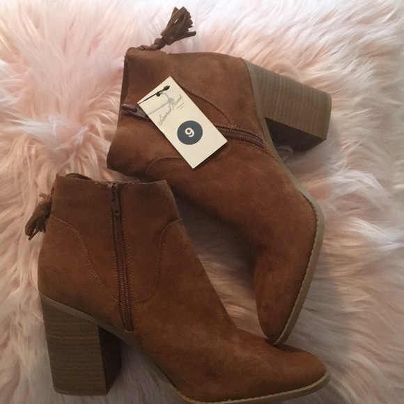 boots - Picture 1 of 3